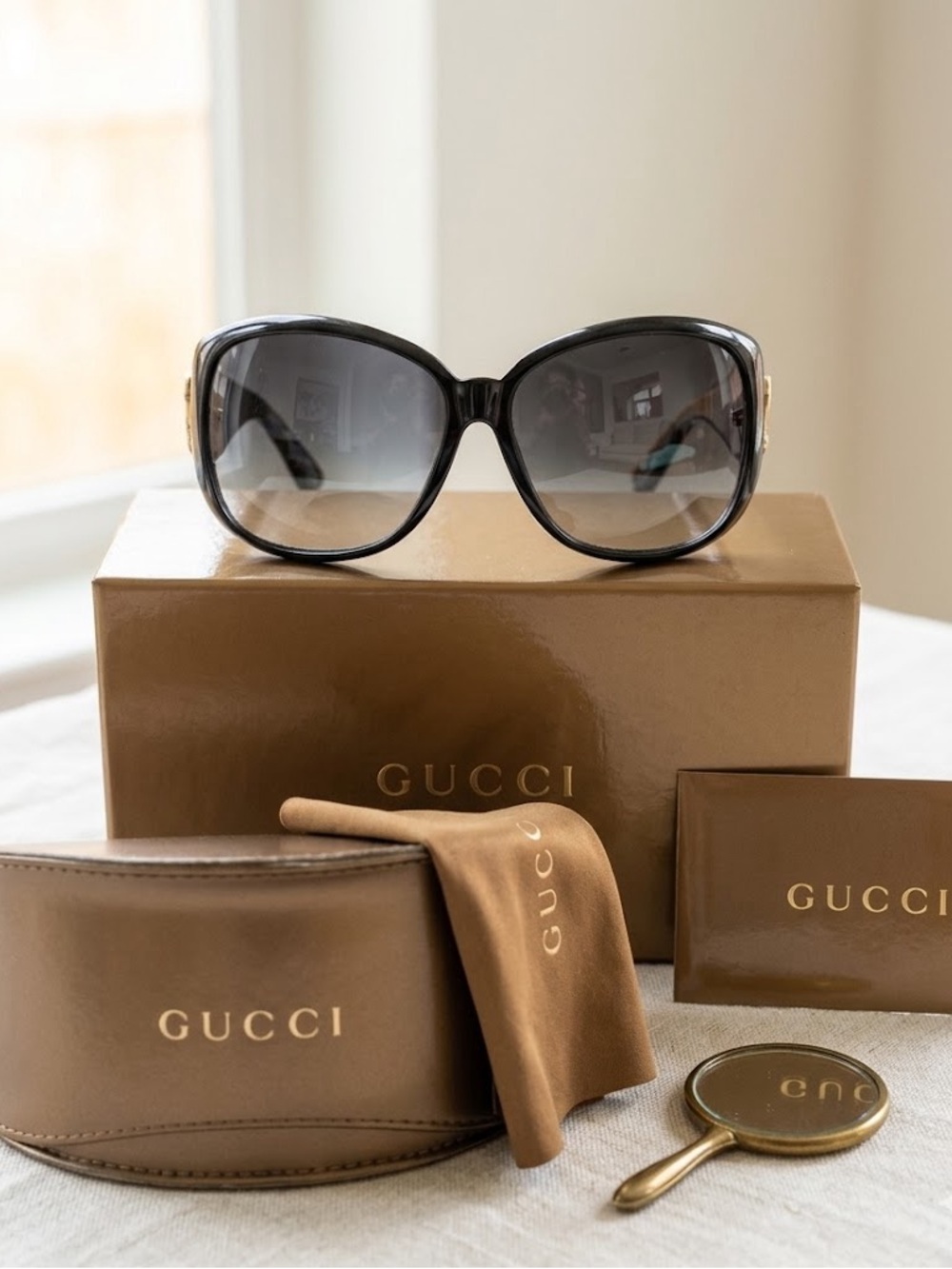 Authentic Gucci Oversized Sunglasses - Full Inclusion